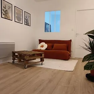 T2 Ultra Cosy En Hypercentre , Tarare France